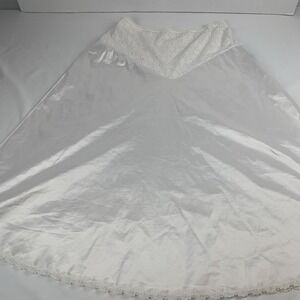 Vintage Vanity Fair White Circle Half Slip Made In USA Size Med
